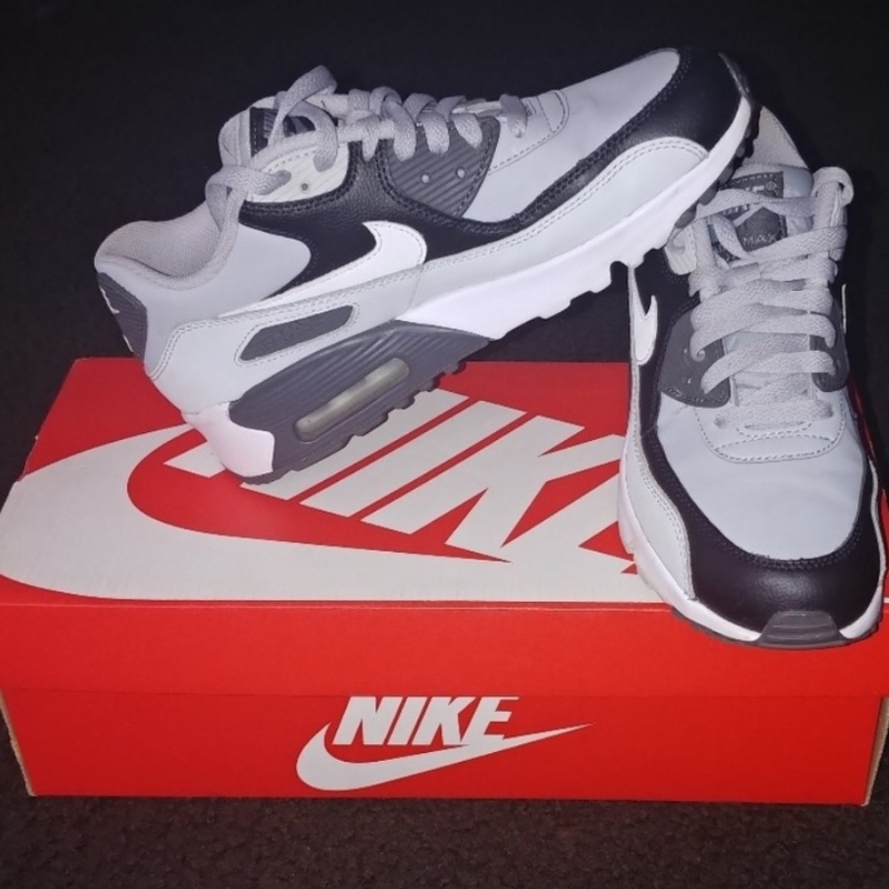 Nike Air Max 90 sz 7 Youth